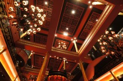 Деревянные потолочные конструкции для ресторана Будда-бар