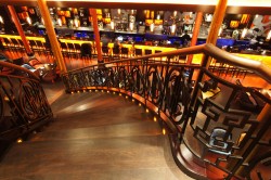 Лестница для ресторана Будда-бар